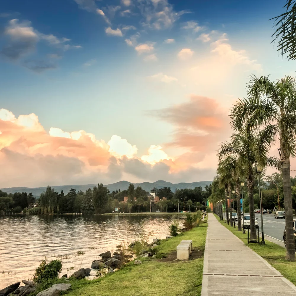 VILLA CARLOS PAZ VACACIONES DE JULIO CON MEDIA PENSION Y PASEOS